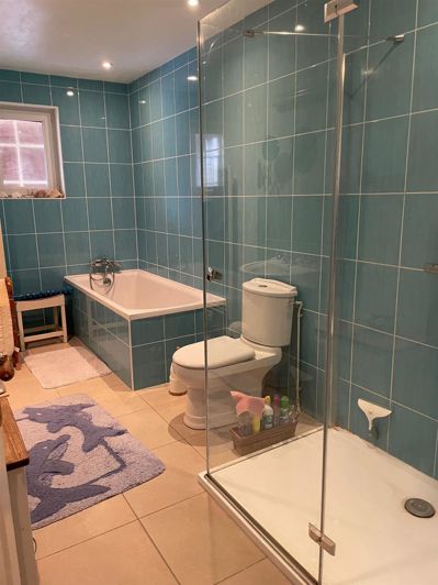 Image No.7-5 Bed House for sale