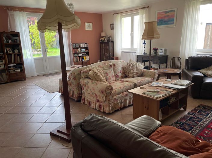 Image No.9-5 Bed House for sale