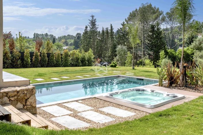 Image No.3-4 Bed House for sale