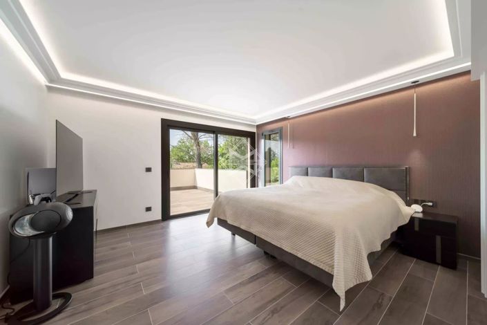 Image No.5-4 Bed House for sale