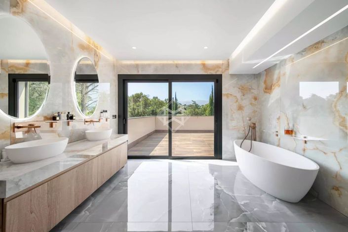 Image No.6-4 Bed House for sale