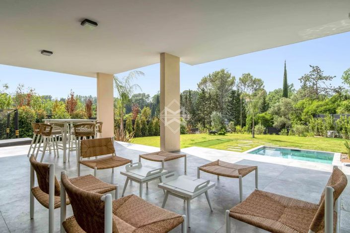 Image No.9-4 Bed House for sale