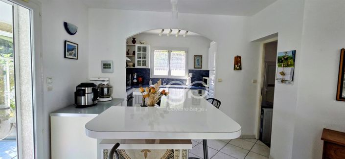 Image No.6-4 Bed House for sale