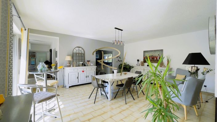 Image No.3-3 Bed House for sale