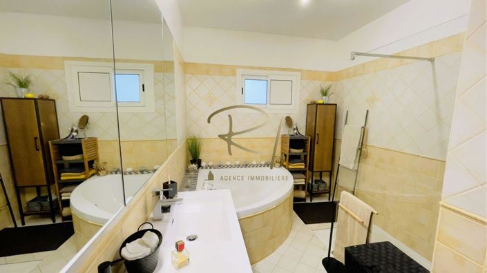 Image No.7-3 Bed House for sale