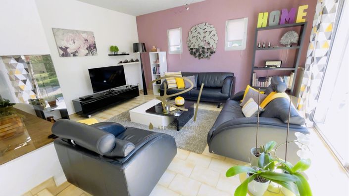 Image No.8-3 Bed House for sale