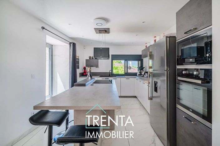 Image No.10-4 Bed House for sale