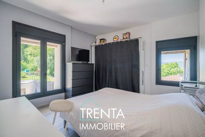 Image No.17-4 Bed House for sale