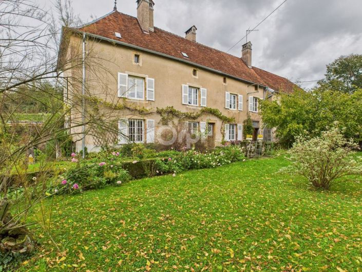Image No.2-Maison de 4 chambres à vendre à Franche-Comté