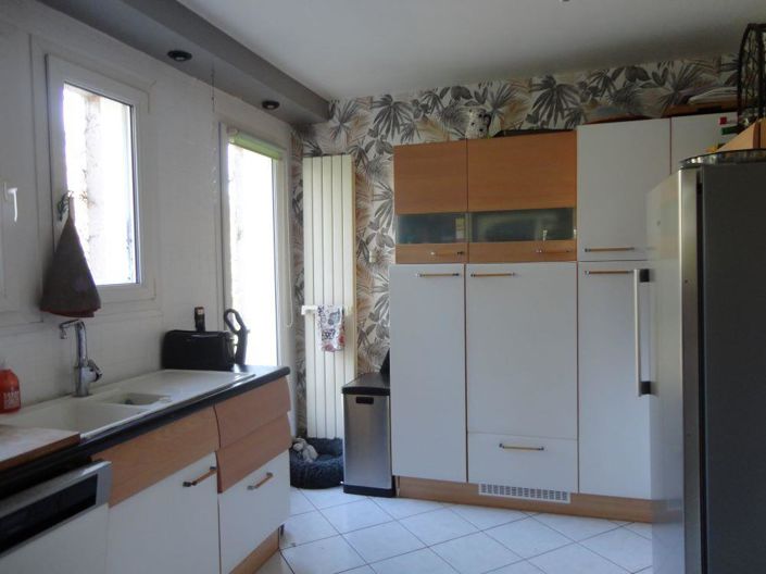 Image No.10-6 Bed House for sale