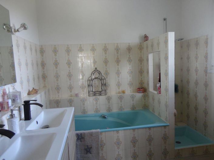 Image No.15-6 Bed House for sale