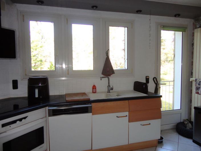 Image No.9-6 Bed House for sale