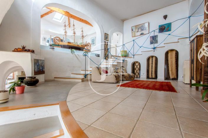 Image No.3-5 Bed House for sale