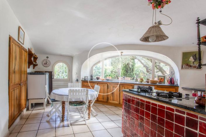 Image No.6-5 Bed House for sale