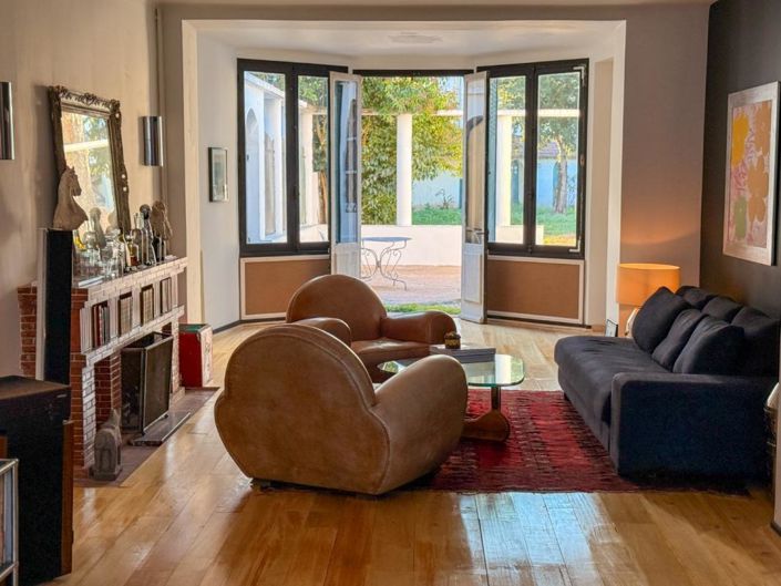 Image No.1-4 Bed House for sale