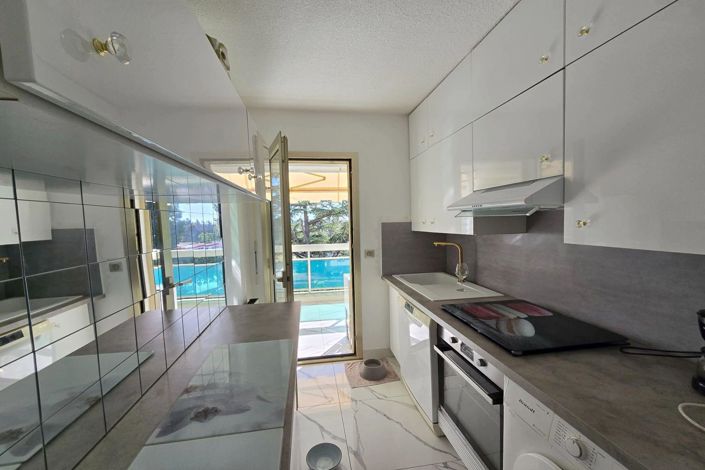 Image No.10-1 Bed Apartment for sale