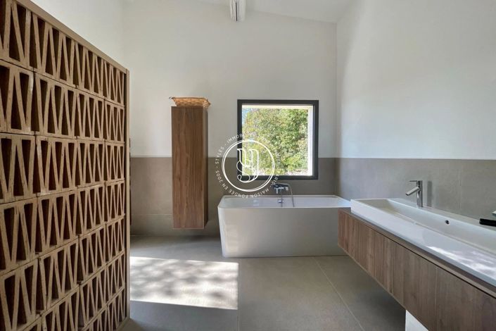 Image No.18-7 Bed House for sale