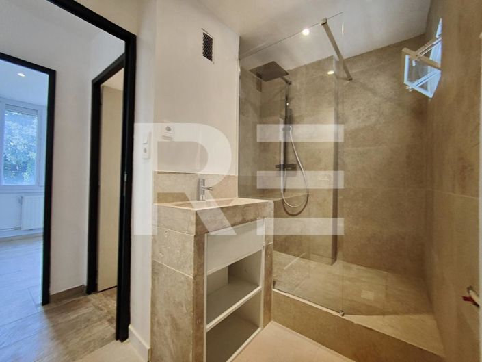 Image No.6-Appartement de 2 chambres à vendre à Nîmes