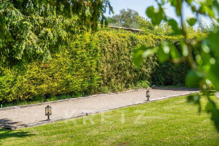 Image No.19-13 Bed House for sale