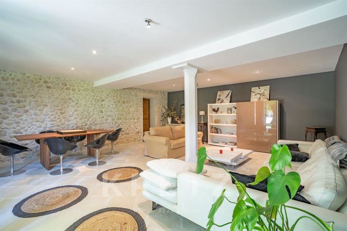 Image No.7-13 Bed House for sale