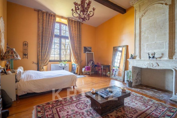 Image No.6-10 Bed Property for sale