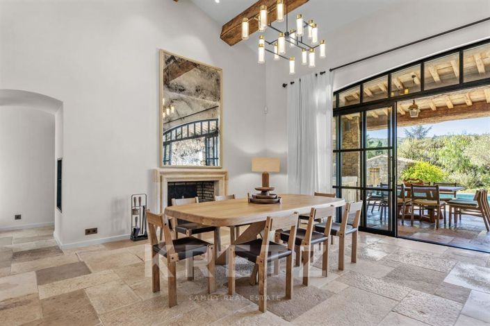 Image No.4-4 Bed Property for sale