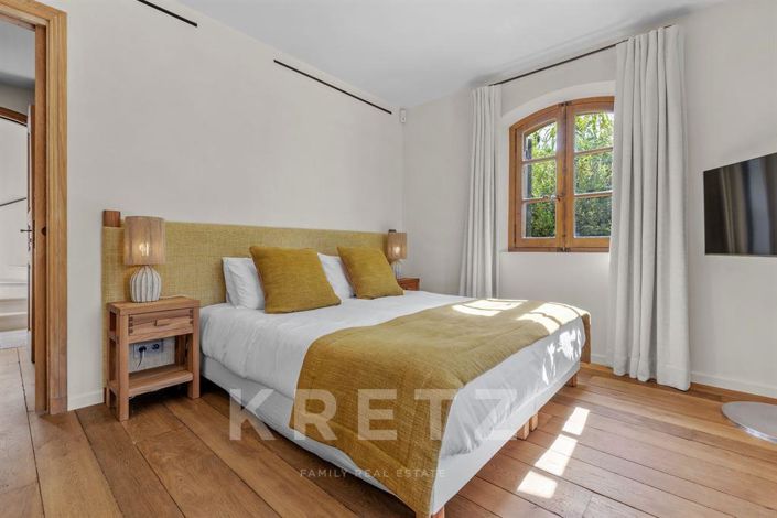 Image No.6-4 Bed Property for sale