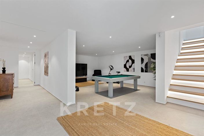 Image No.11-5 Bed House for sale