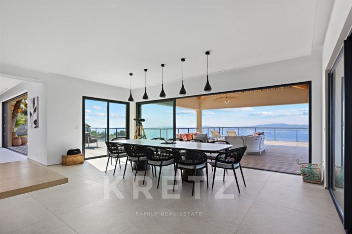 Image No.6-5 Bed House for sale