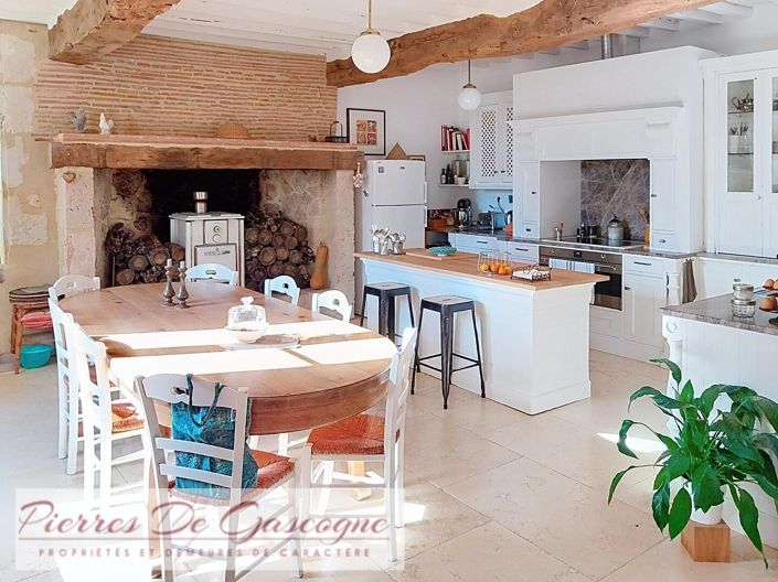 Image No.10-8 Bed House for sale