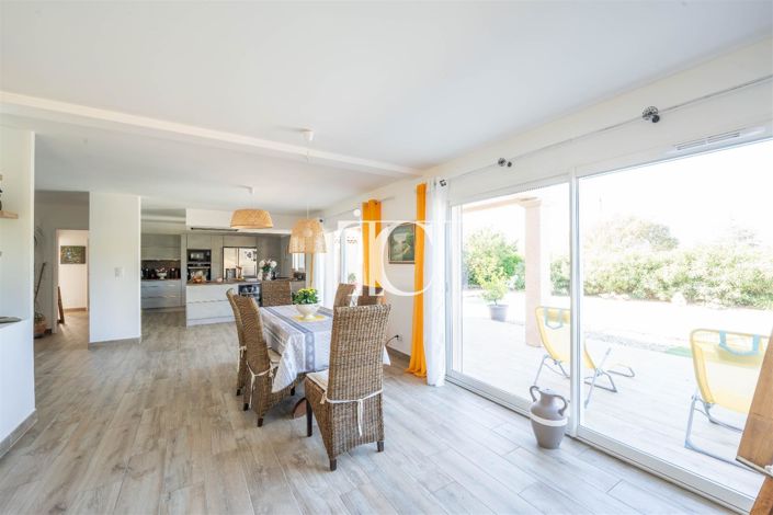 Image No.11-4 Bed House for sale