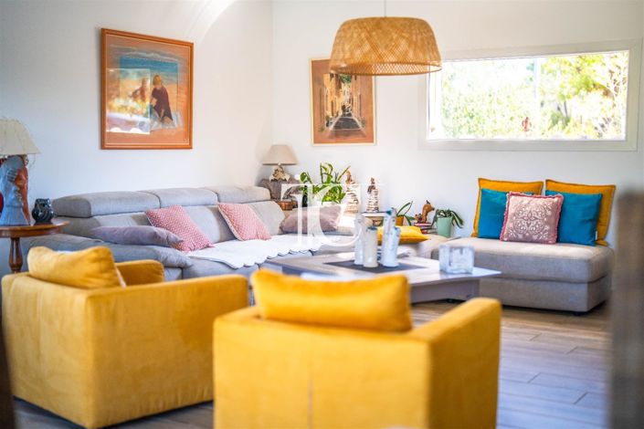 Image No.12-4 Bed House for sale