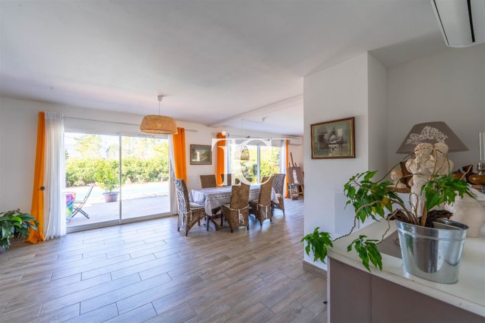 Image No.15-4 Bed House for sale