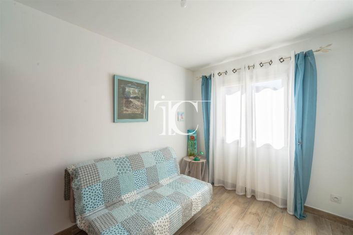 Image No.17-4 Bed House for sale