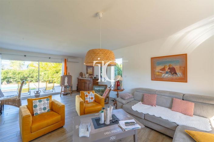 Image No.4-4 Bed House for sale