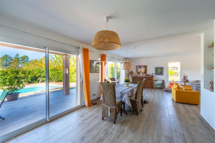 Image No.9-4 Bed House for sale