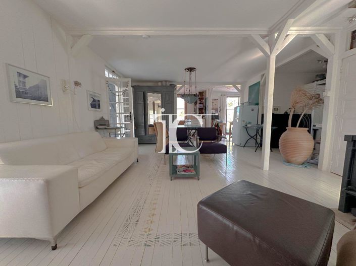 Image No.4-2 Bed House for sale