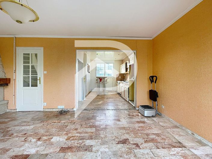 Image No.1-3 Bed House for sale