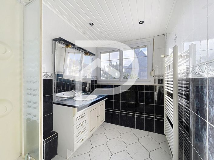 Image No.3-3 Bed House for sale