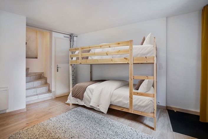 Image No.11-2 Bed House for sale