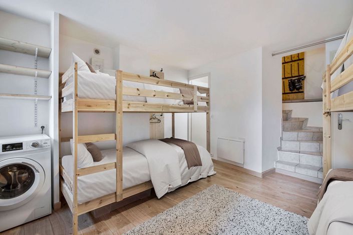 Image No.12-2 Bed House for sale