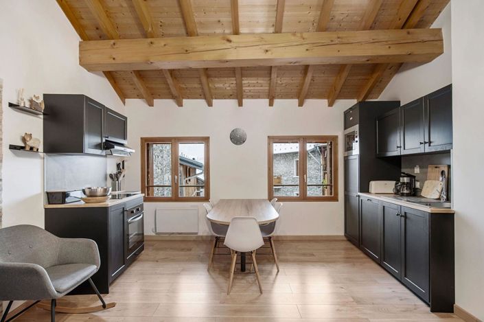 Image No.6-2 Bed House for sale