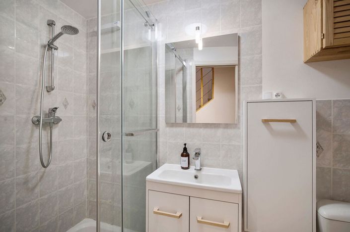 Image No.9-2 Bed House for sale