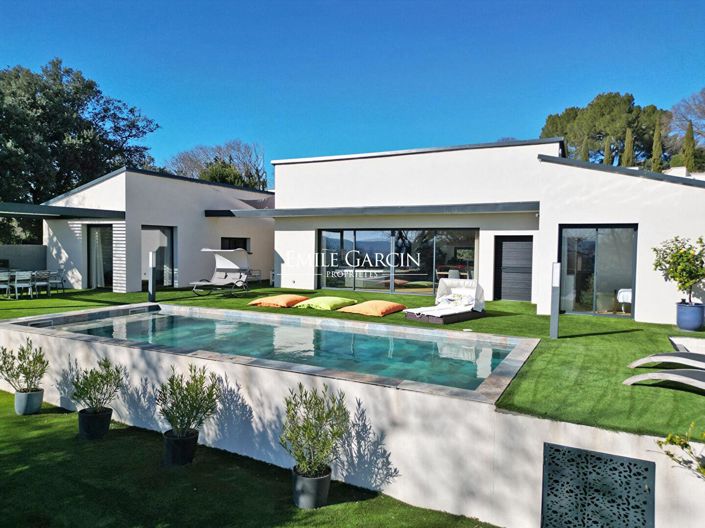 Image No.2-4 Bed House for sale