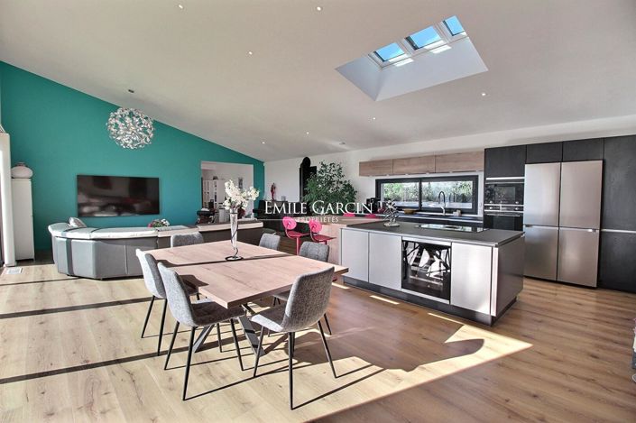 Image No.5-4 Bed House for sale