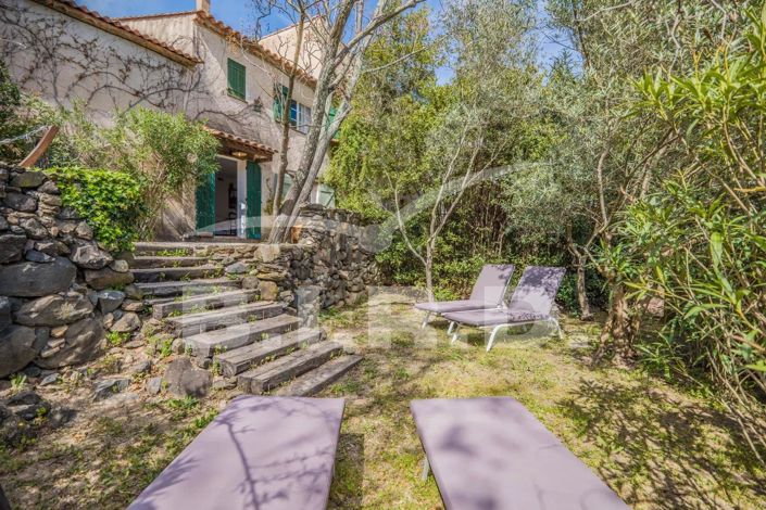 Image No.12-5 Bed House for sale