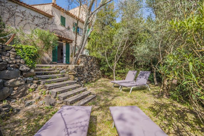 Image No.12-5 Bed House for sale