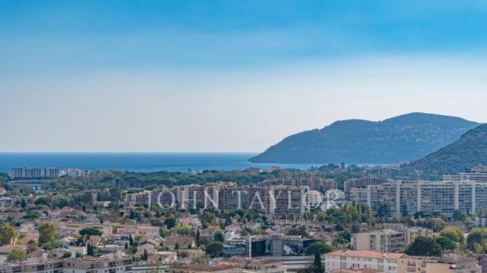 Image No.20-3 Bed House for sale