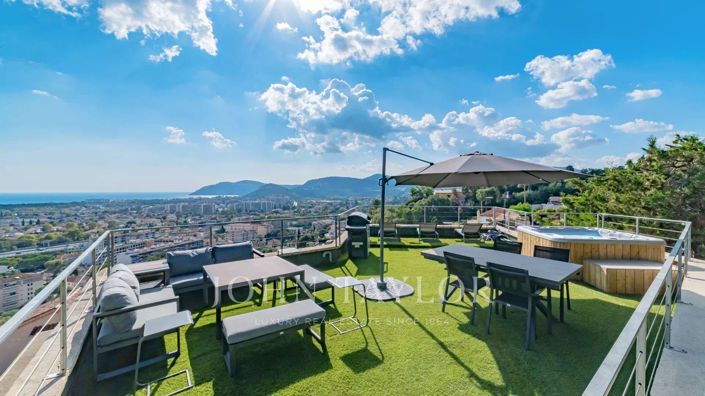 Image No.21-3 Bed House for sale