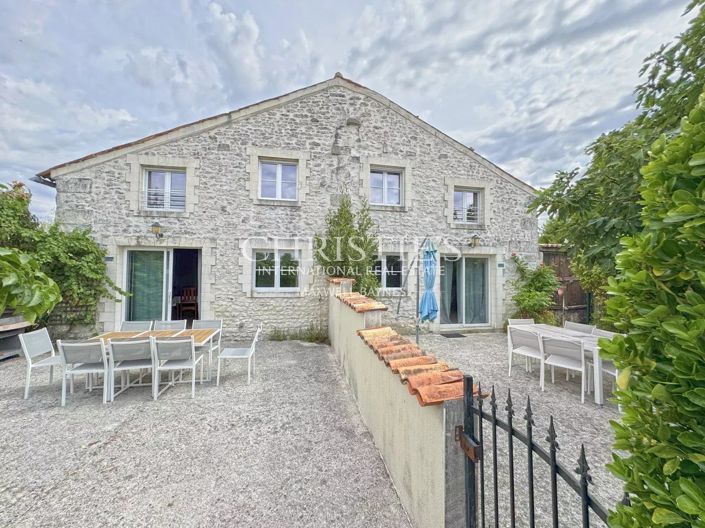 Image No.10-21 Bed House for sale